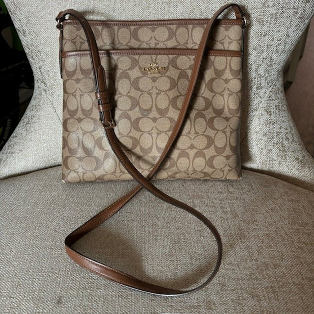 Coach - F29210 Signature Crossbody purse/bag Khaki/Saddle